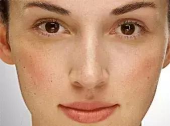 妆容得体仪态大方,妆容礼仪的注意事项