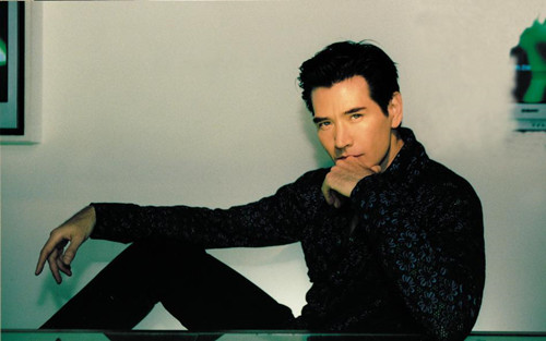 费翔不老传说视频,老去的一代男神费翔