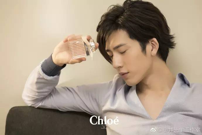 井柏然撞脸金城武，“僵硬”神器玻尿酸这次反而救了人？