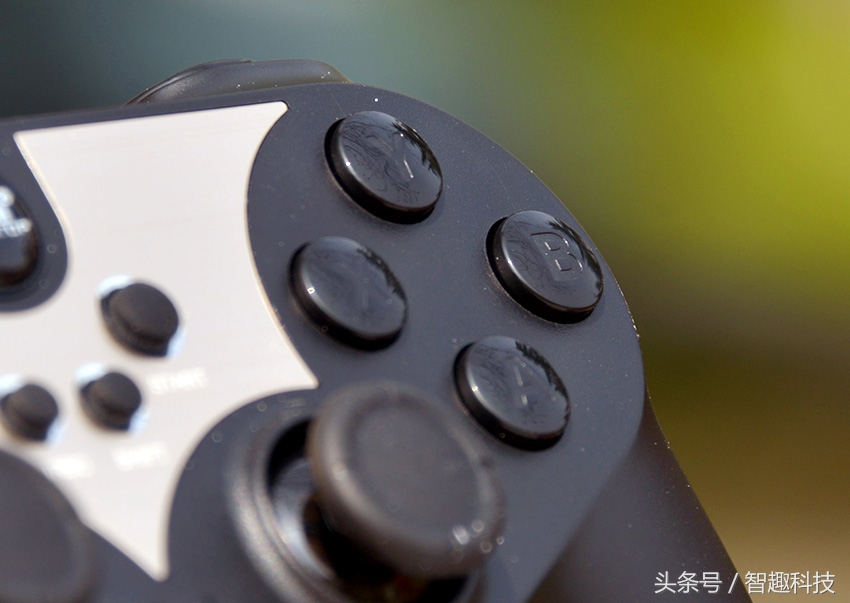 用手感受声音的振动,用手感受生活的律动