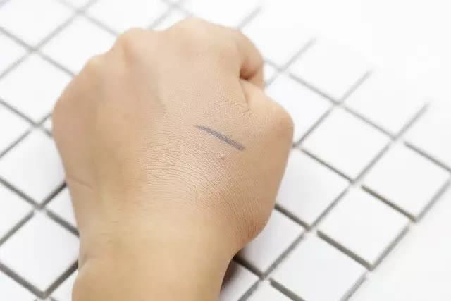 杨幂适合什么粉底液色号,杨幂同款粉底液