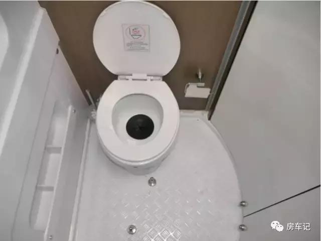 小空间大行程,大通原厂2018款b型房车体验