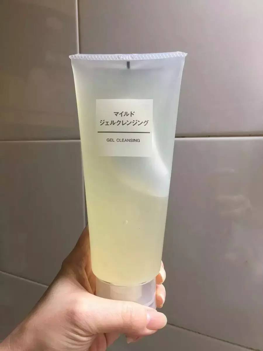 卸妆误区远离烂脸,精致女生如何正确的卸妆