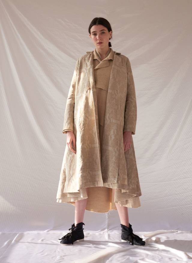 二姨谈时尚｜RenliSu：伦敦升起中国星，米色绿色蓝色