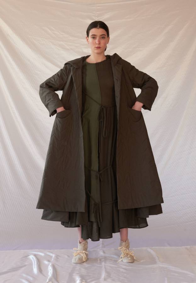 二姨谈时尚｜RenliSu：伦敦升起中国星，米色绿色蓝色