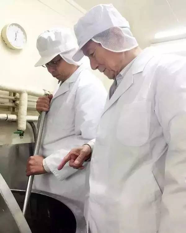 日本女生如何保养皮肤 (为什么日本女生皮肤都特别好)