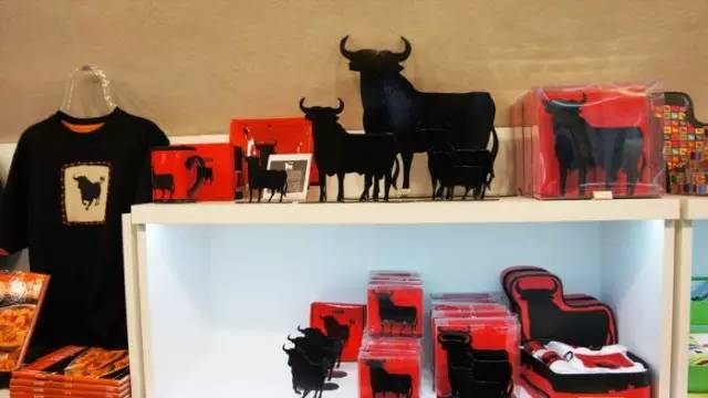 从西班牙回来带什么特产,去西班牙买什么纪念品