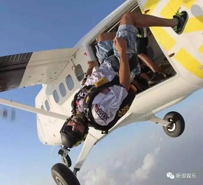 文莱王子宠老虎的画面好苏！各国高质量王子，哪个是你的菜？