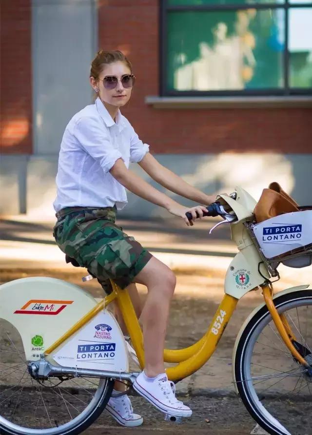 小白鞋清洁去污净怎样使用,小白鞋变黄了变脏了怎么刷白妙招