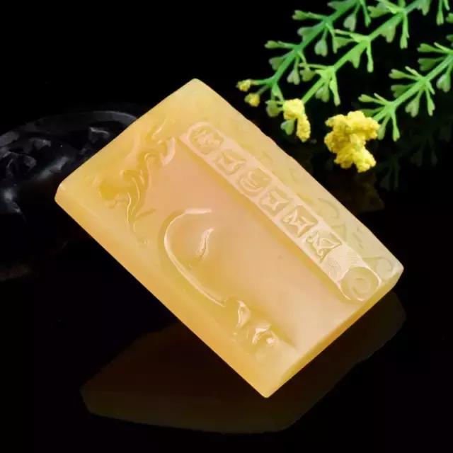 黄龙玉手镯有没有收藏价值,缅甸黄龙玉的收藏价值