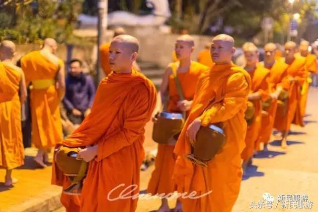 琅勃拉邦，菩提树下万人欢愉