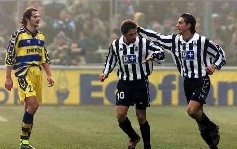 斑马王子皮耶罗尤文球衣图,皮耶罗下个赛季