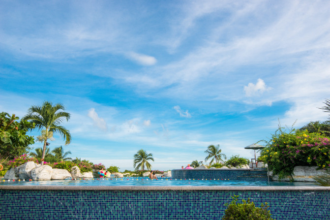 去三亚感受碧海蓝天,享受椰风海韵三亚度假指南精选