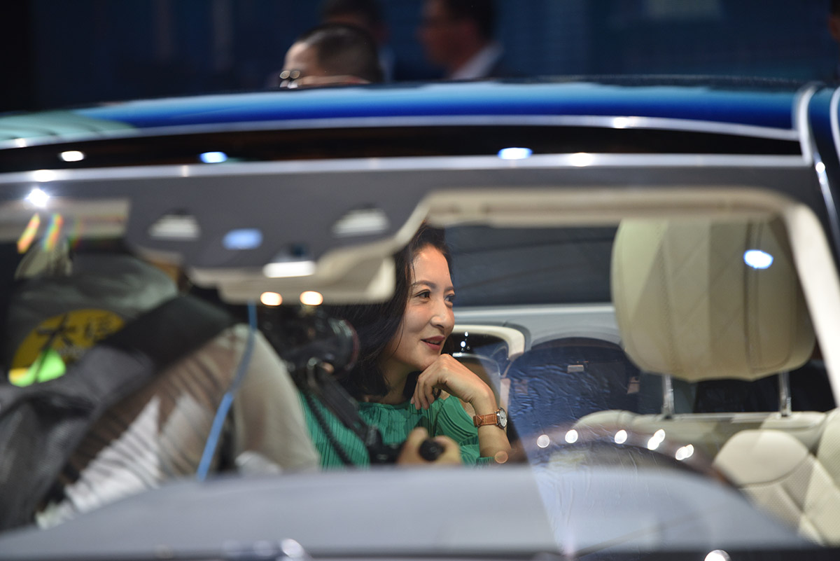 腾龙70-200镜头a025停产了吗,腾龙70-210内变焦镜头