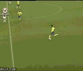 足球搞笑gif,足球搞笑gifc罗