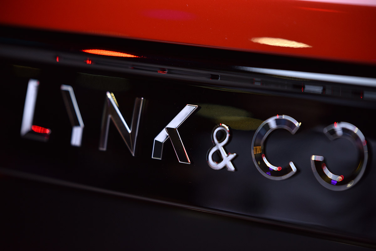 腾龙70-200镜头a025停产了吗,腾龙70-210内变焦镜头