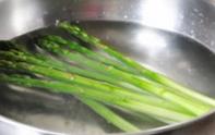 芦笋的做法大全开胃,芦笋凉拌还是炒来吃有营养