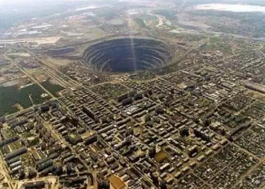 非洲海岸惊现稀有金属矿藏，储量高出地表5万倍