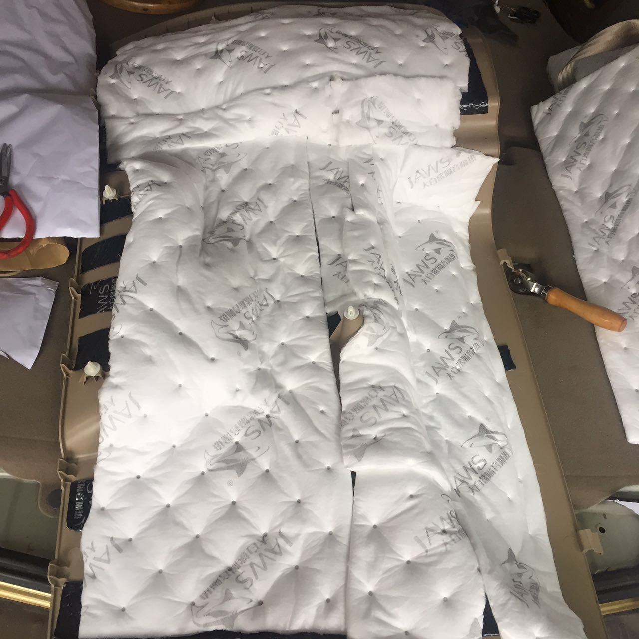 泰安地区五菱宏光s改装隔音,五菱宏光s改门隔音施工过程