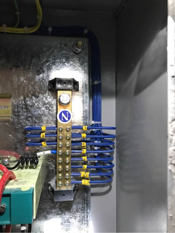 配电柜120平方电缆进线和出线标准,电工配电柜二次电缆接线视频