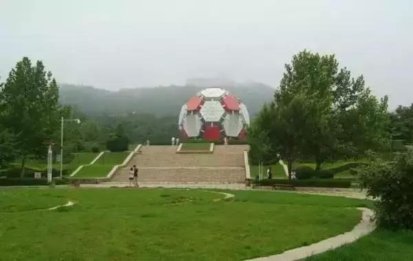 劳动公园大足球内部样子,劳动公园大足球叫什么