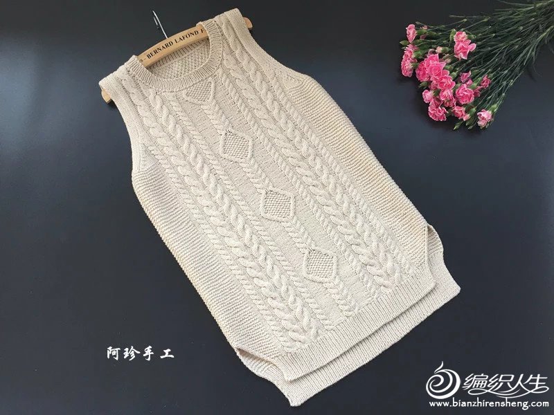 最流行针织的背心女款,今年最洋气的针织背心