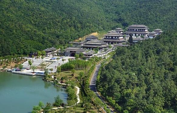 穹窿山景区样子图片,穹窿山景区一大一小