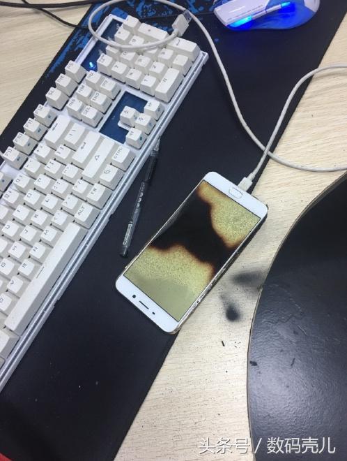 小米mix2轻微漏电不充电,小米mix2手机曝光