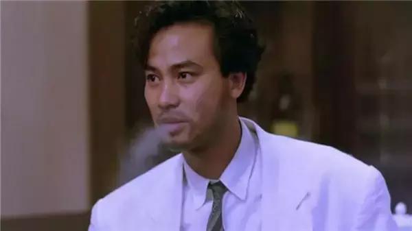 周润发同学，演了一辈子黑老大，向华强不敢惹他，爱妻爱家好男人