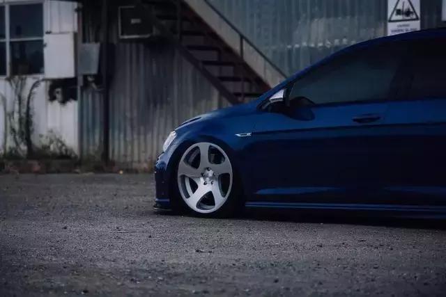 本想把EVO卖掉跳出改装坑，买了高尔夫7R后却又重新“吸毒”