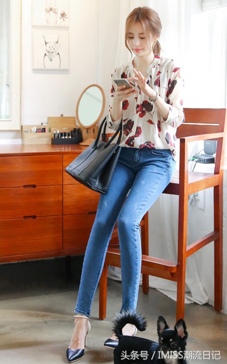 白色雪纺裤夏季搭配,夏季白色雪纺西服里面怎么搭配