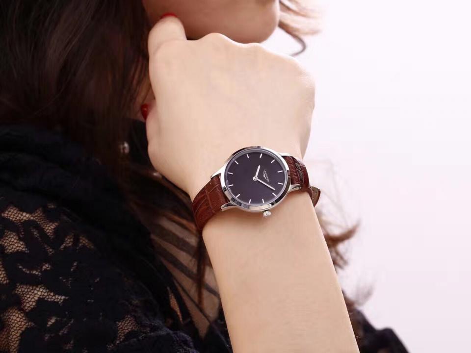 浪琴嘉岚系列男表哪款最有性价比,浪琴嘉岚石英腕表