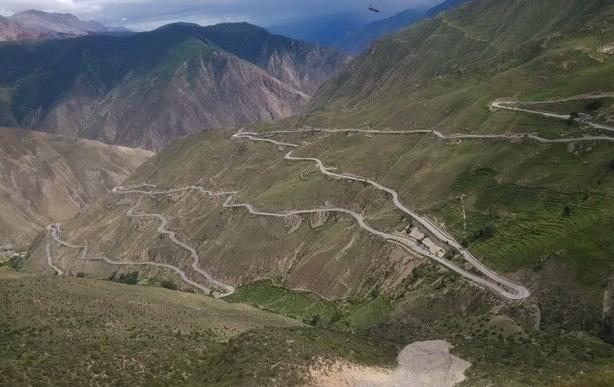 租车自驾游*藏西**，新手该如何抉择？