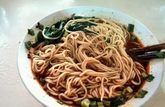 重庆城内好吃的当地餐馆,重庆城的面吃一碗少一碗