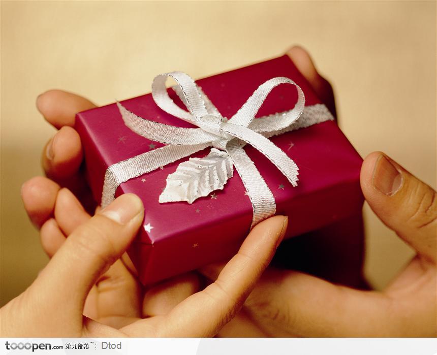 怎样去送礼 (去送礼应该怎么说)