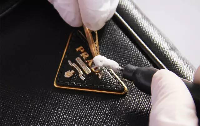 五金不掉色的包包,奢侈品包包五金划痕修复