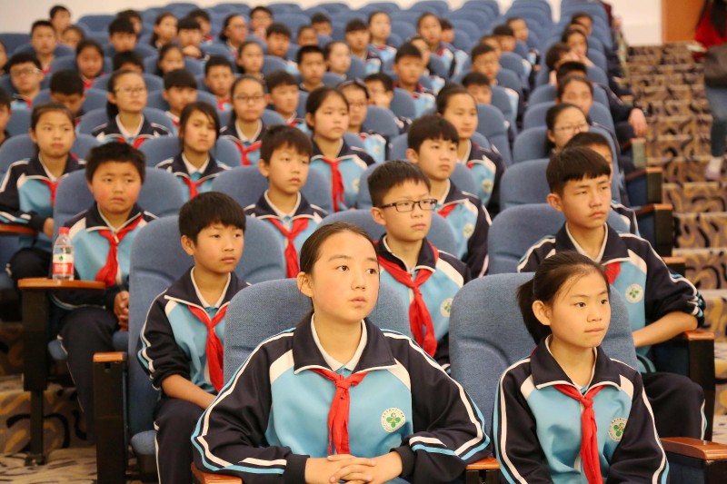 遵义团市委开展“喜迎十九大红领巾心向*党**”科学家进校园系列活动