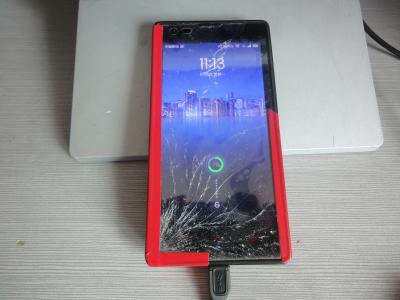 三年手机碎屏有必要修吗,现在手机碎屏几率小很多