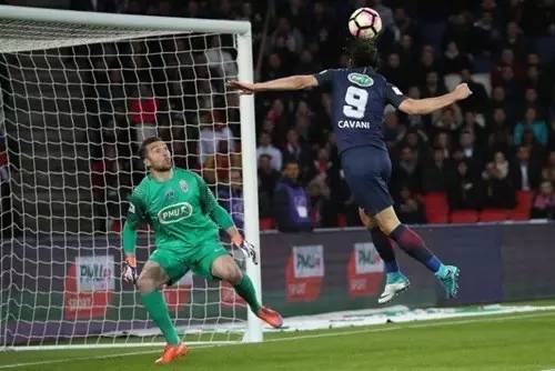 不到一礼拜两个杯赛都泡汤了了,德甲巨人怎么了?