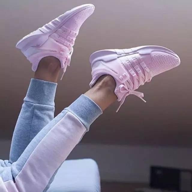 小白鞋已经out了，小粉鞋集锦，穿出公主范