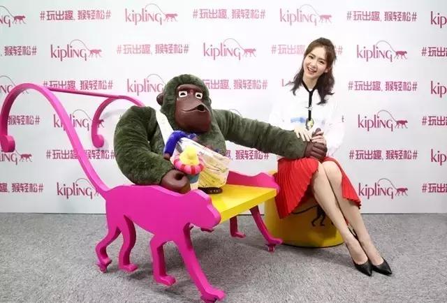 江疏影包包使用视频,宋茜baby宋佳江疏影刘雯