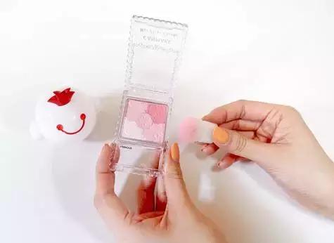 你过得好不好,翻翻你的化妆包就能知道