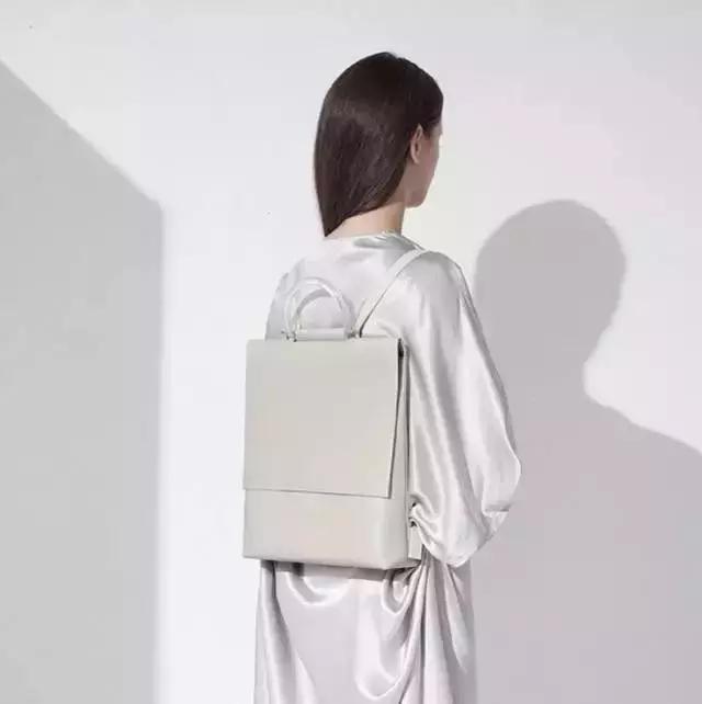 20款好看又实用的女士双肩包推荐,刘雯斜挎休闲包