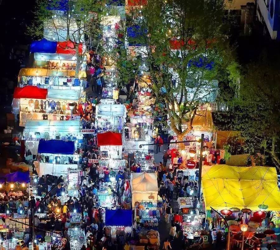 杭州吴山广场夜市美女,吴山夜市摊主