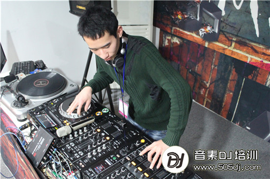 dj培训班视频,景洪dj打碟培训班
