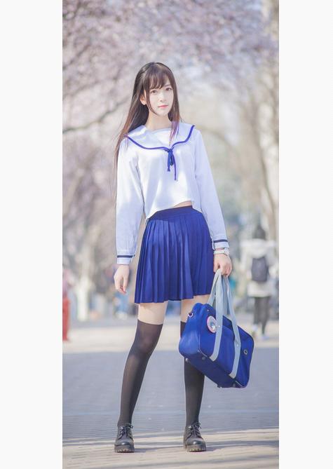 跑步后小腿变硬日本清纯美女展示跑步后的拉伸和按摩