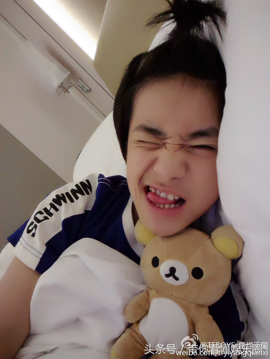 易烊千玺令人发指的照片,易烊千玺的100个细节