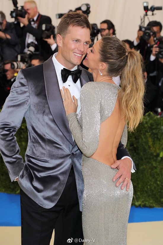 大幂幂大表姐美得稳妥可我更喜欢“玩很大”的日日和水果姐！