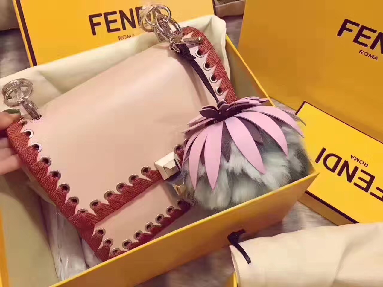 fendi包包哪一款最好看,fendi包最新款