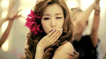 欧阳菁为什么判刑,欧阳菁犯法了么